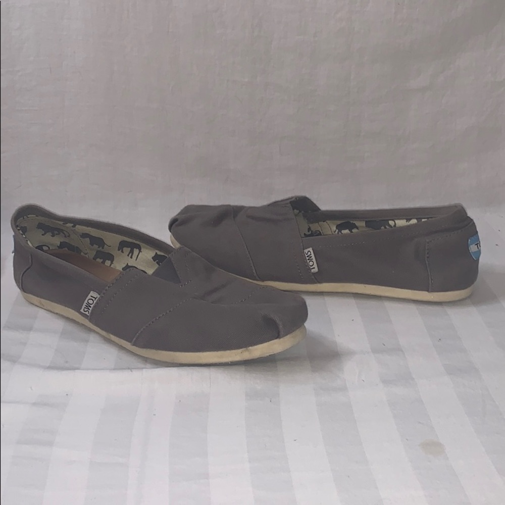 Women’s Slip-on Toms size 9.5